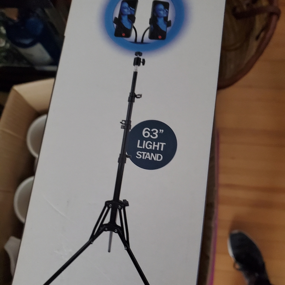 VIVITAR 12 " PROFESSIONAL RGB RING LIGHT KIT. - Picture 4 of 5